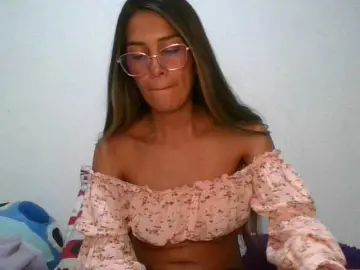 JuanaBrunette  live sex cam