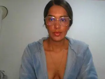 JuanaBrunette  live sex cam