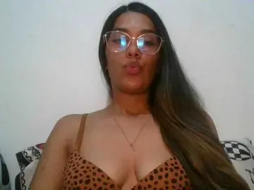 JuanaBrunette  live sex cam