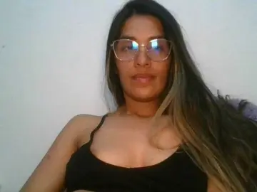 JuanaBrunette  live sex cam