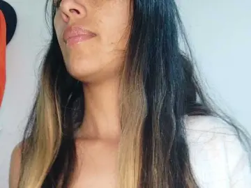 JuanaBrunette  live sex cam