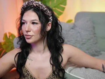 KayleeSmoke  live sex cam