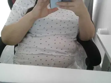 Lyana  live sex cam