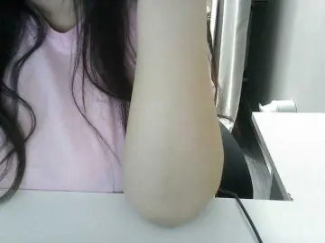 Lyana  live sex cam