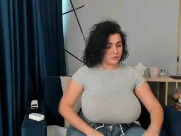 Boobzillaa  live sex cam