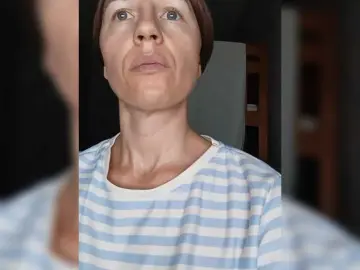 Hotprincess2035  live sex cam