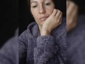 Hotprincess2035  live sex cam