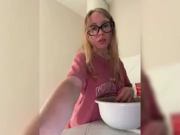 Likachkaa  live sex cam