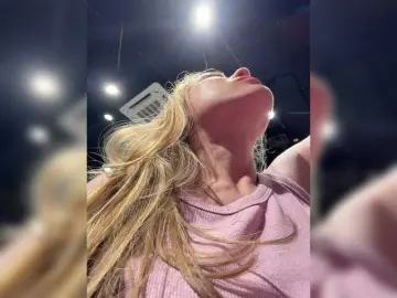Likachkaa  live sex cam