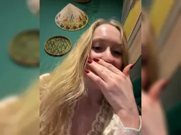 Likachkaa  live sex cam