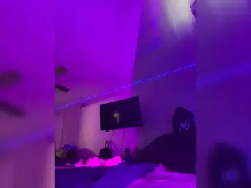 OfficialCreamBee  live sex cam