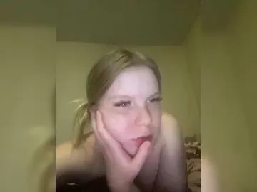 Amelia2004  live sex cam