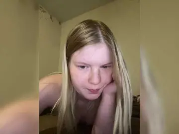 Amelia2004  live sex cam