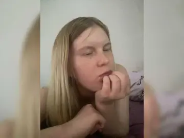 Amelia2004  live sex cam