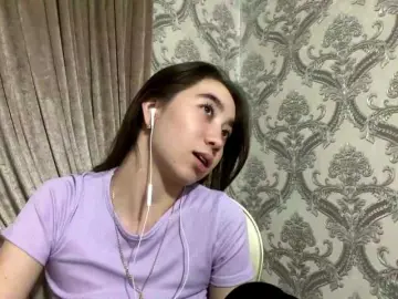 ClaudiaChouinard  live sex cam