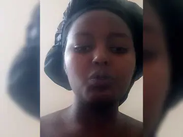 Innocent-Slut  live sex cam