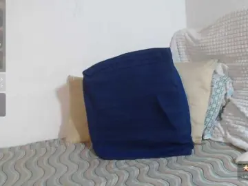 Birdydavis69  live sex cam