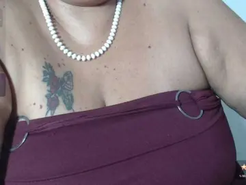 Birdydavis69  live sex cam