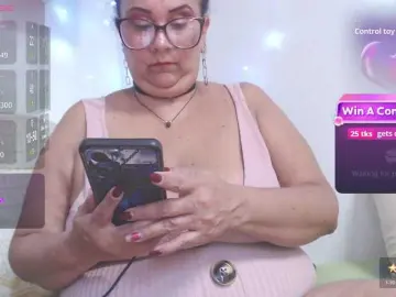 Birdydavis69  live sex cam