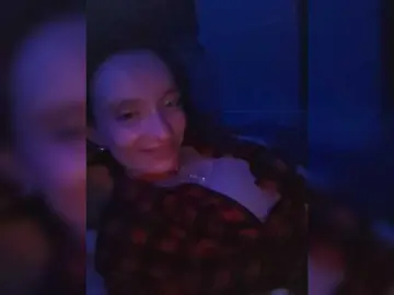 Ivvikkilove1994  live sex cam