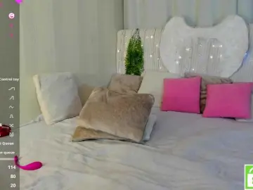 Kelly-Mott  live sex cam