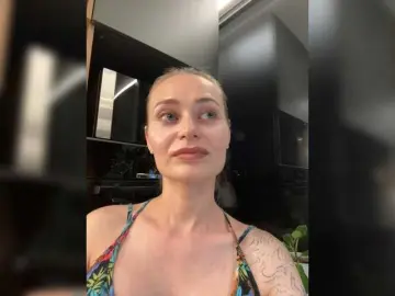 LunaStitch3  live sex cam