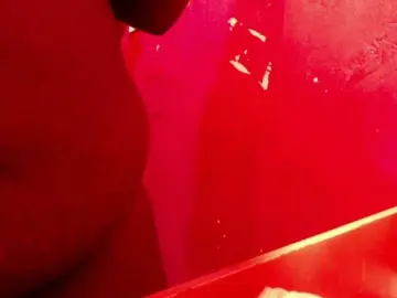 Samara28  live sex cam