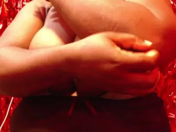 Samara28  live sex cam