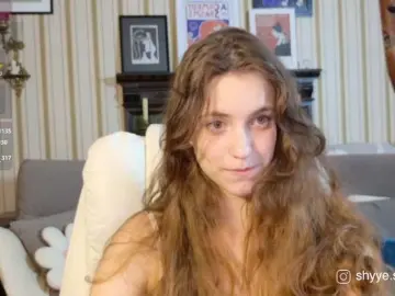 SarahSupershy  live sex cam