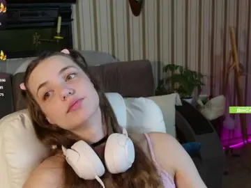 SarahSupershy  live sex cam