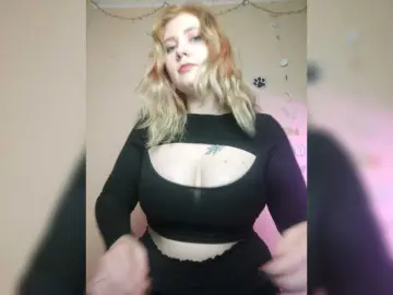 Foxyarty  live sex cam