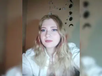 Foxyarty  live sex cam