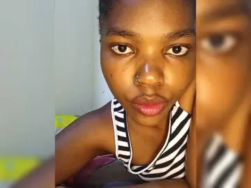 Glowgoddes  live sex cam