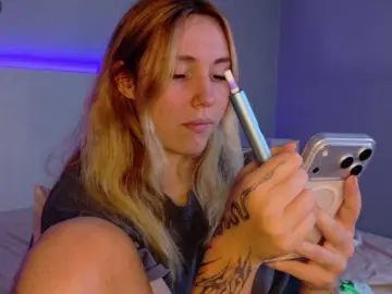 LunaXBaddie  live sex cam