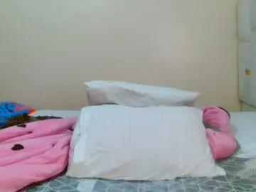 Bustymelons69  live sex cam