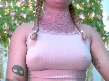 Crystal25  live sex cam