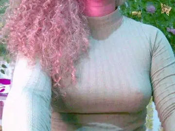 Crystal25  live sex cam