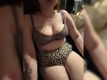 Lizzok-  live sex cam