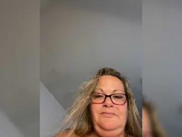 RoxyRed  live sex cam