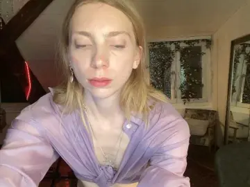 AnnaDarko  live sex cam