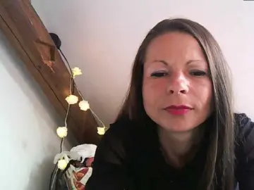 MilfNinna  live sex cam