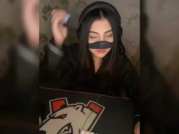 Aloeloea  live sex cam