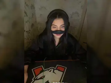 Aloeloea  live sex cam