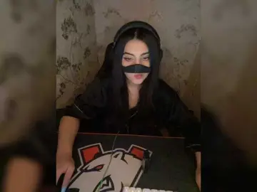 Aloeloea  live sex cam