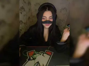 Aloeloea  live sex cam