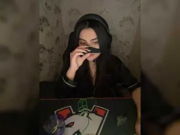 Aloeloea  live sex cam