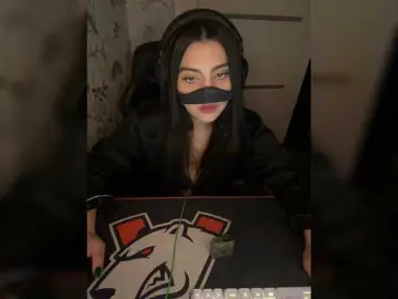 Aloeloea  live sex cam