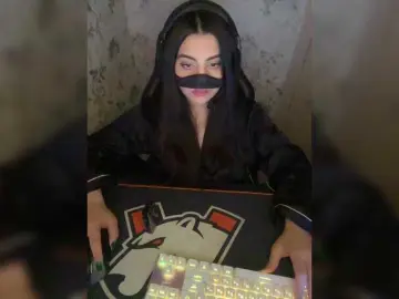 Aloeloea  live sex cam