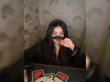 Aloeloea  live sex cam