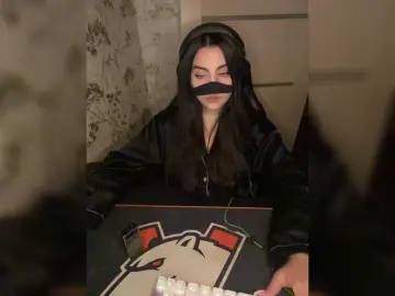 Aloeloea  live sex cam